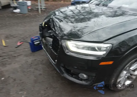 2015 Audi Q3 2.0T Premium Plus z USA, uszkodzony, nr VIN WA1GFCFS7FR004732